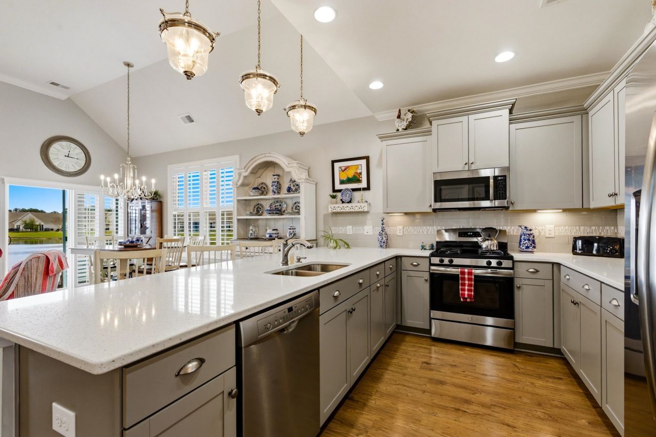 1203 Pyxie Moss Dr. Photo 8