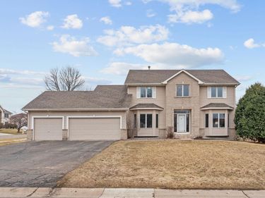 4290 Cottonwood Lane N, Plymouth, MN 55441