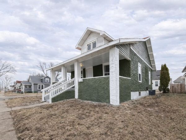 17 N 11th Avenue, Marshalltown, IA 50158