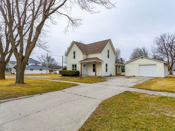 155 NW 2nd Street, Earlham, IA 50072