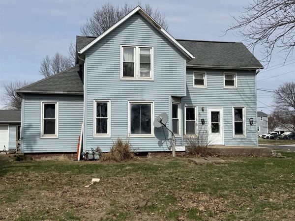 413 W FORT Street, Farmington, IL 61531