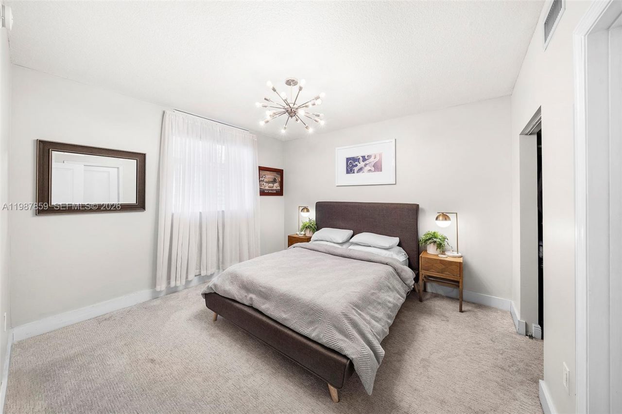 1250 S Miami Ave, Unit 1015, Miami, FL 33130 Photo