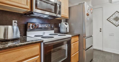 2424 Larkspur Ln #217, Unit 217, Sacramento, CA 95825 Photo