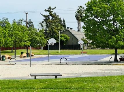 2424 Larkspur Ln #217, Unit 217, Sacramento, CA 95825 Photo