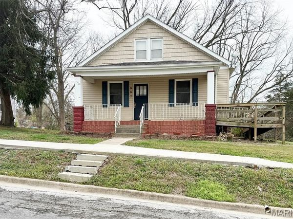 902 Spring Street, Evansville, IL 62242