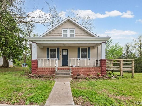 902 Spring Street, Evansville, IL 62242