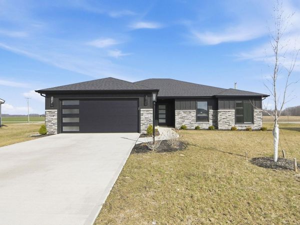 1572 Lagonda Trail, Fort Wayne, IN 46818