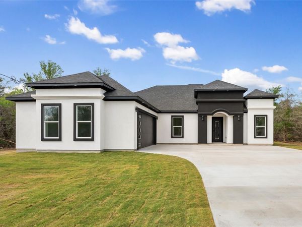 121 E Keomuku LN, Bastrop, TX 78602