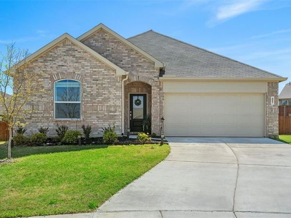 321 Sedalia Trail, Justin, TX 76247