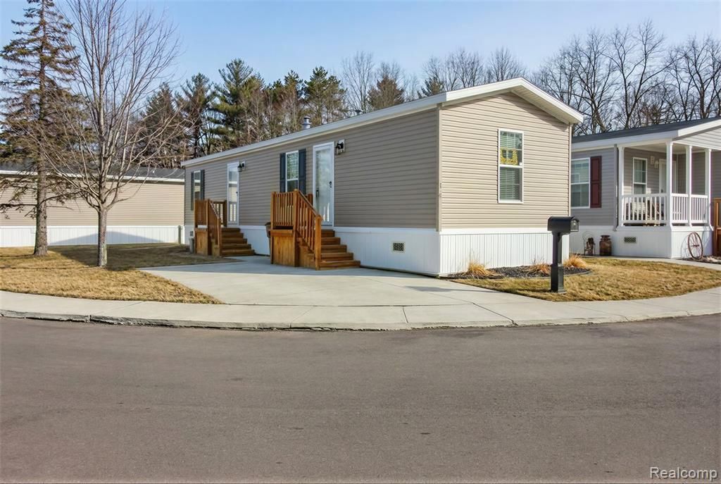 219 W Fern, Canton, MI 48187 Main Photo