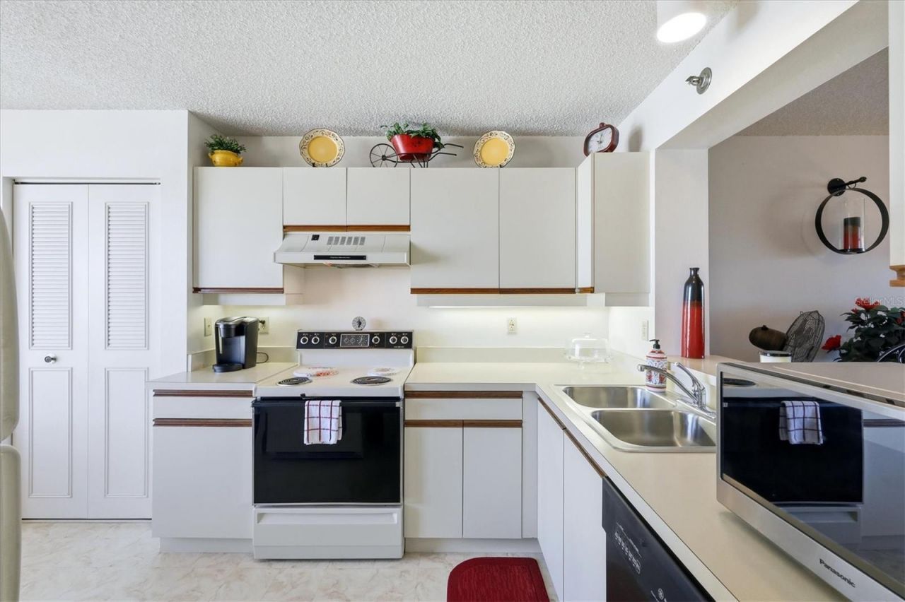 4460 Fairways Blvd., Unit 302, Bradenton, FL 34209 Photo