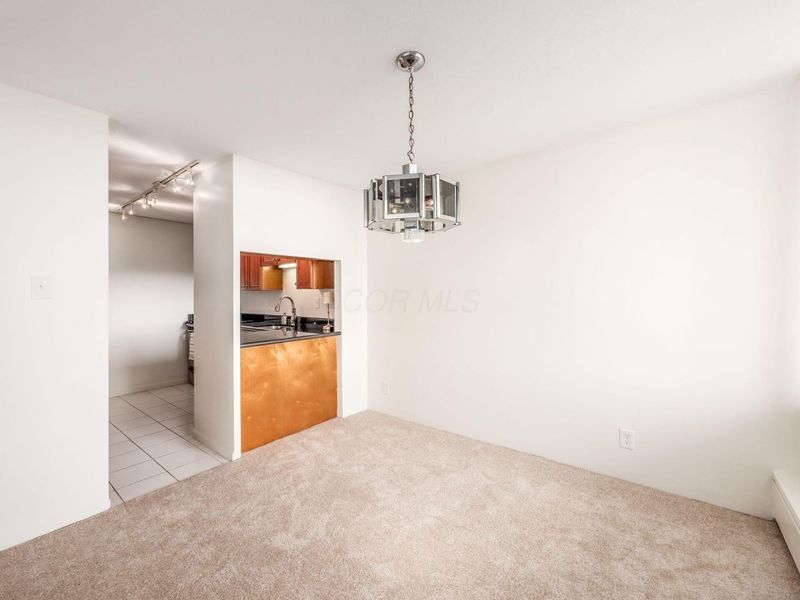 1000 Urlin Avenue, Unit 211, Columbus, OH 43212 Photo 11