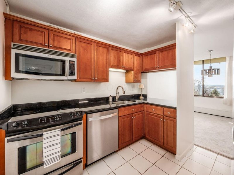 1000 Urlin Avenue, Unit 211, Columbus, OH 43212 Photo 13