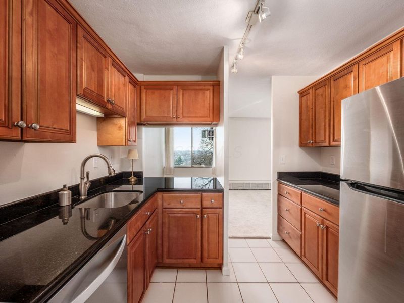 1000 Urlin Avenue, Unit 211, Columbus, OH 43212 Photo 14