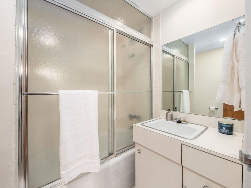 1000 Urlin Avenue, Unit 211, Columbus, OH 43212 Photo 23