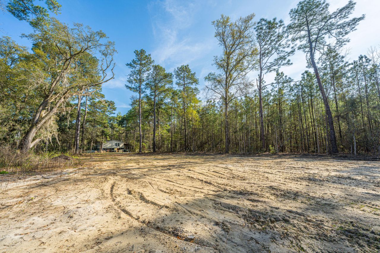 808 Society Road Photo 11