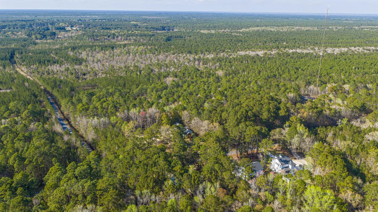 808 Society Road Photo 24