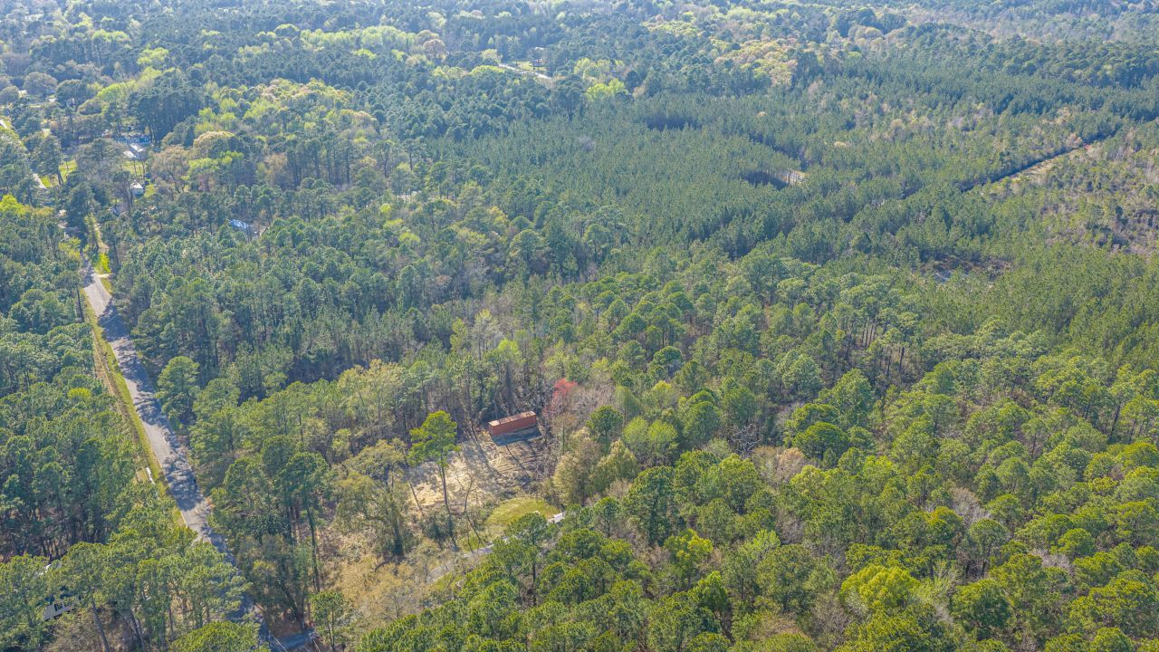 808 Society Road Photo 36