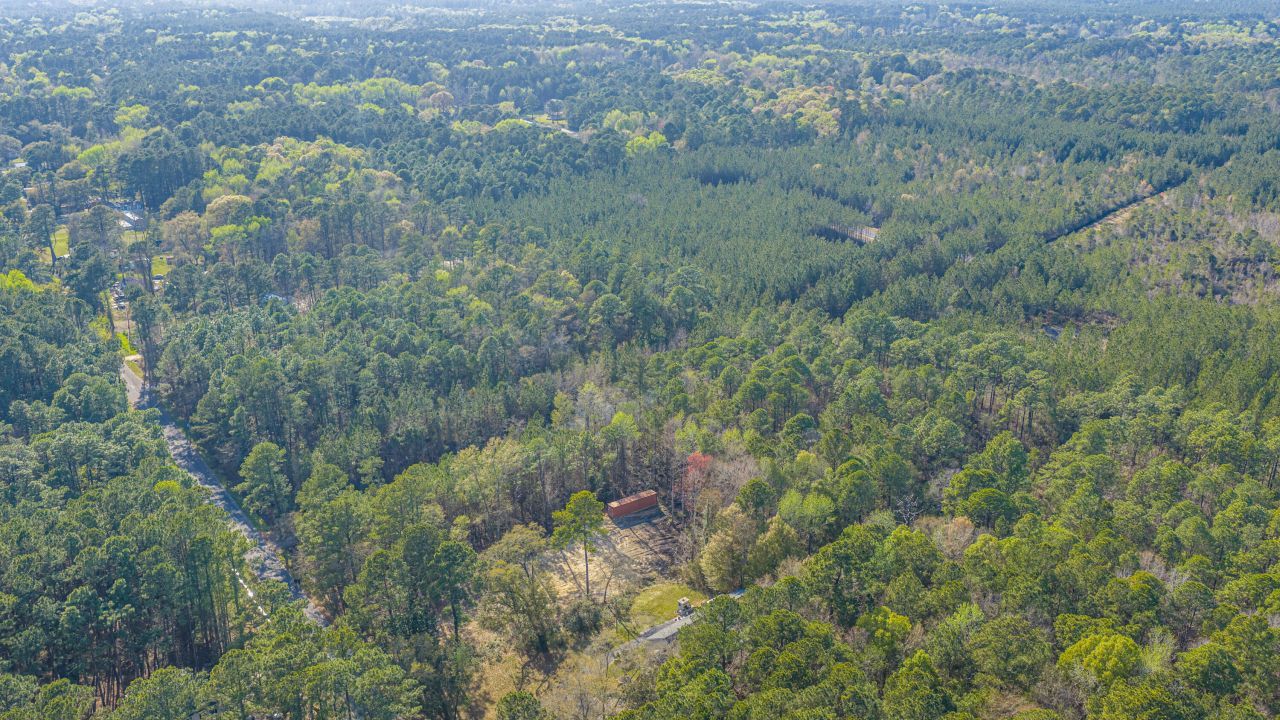 808 Society Road Photo 37