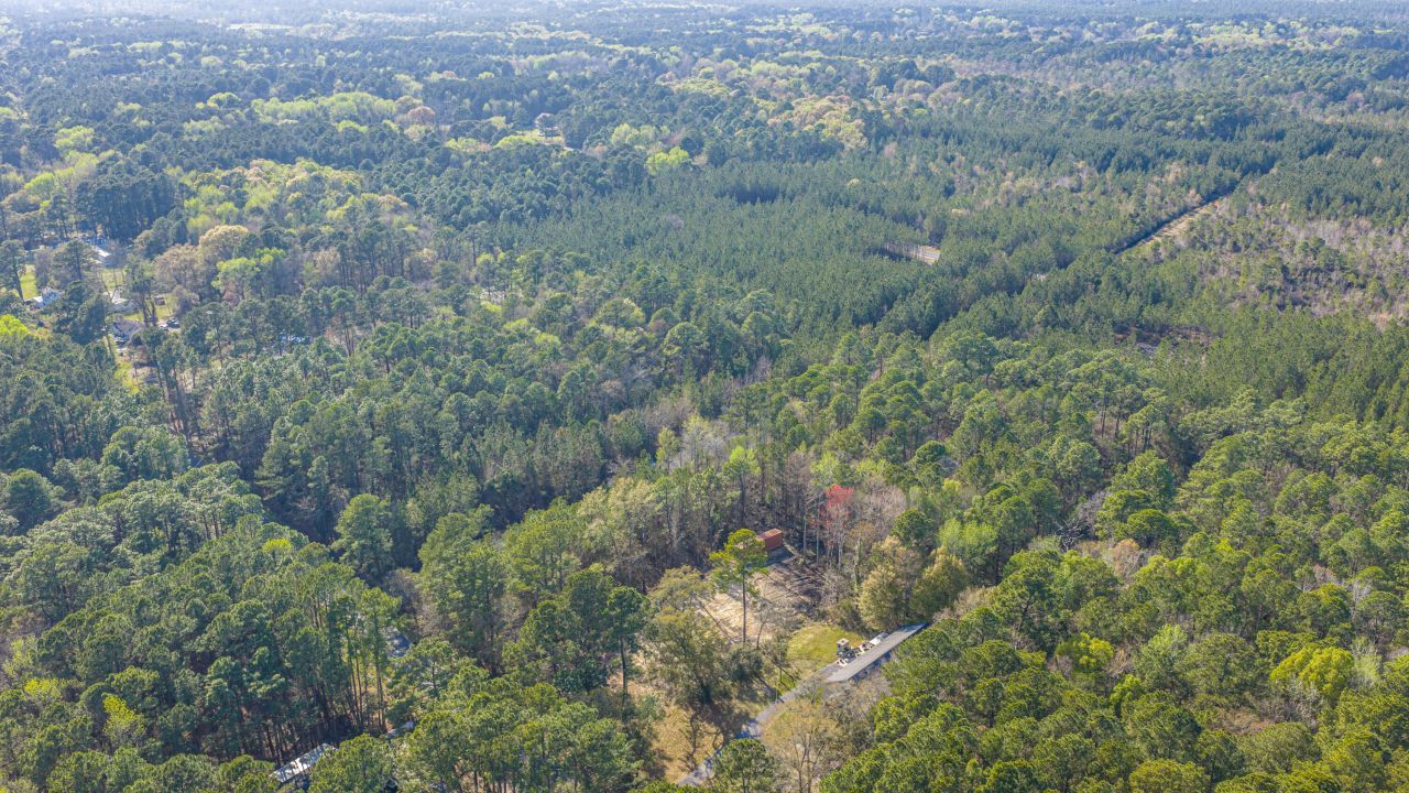 808 Society Road Photo 38