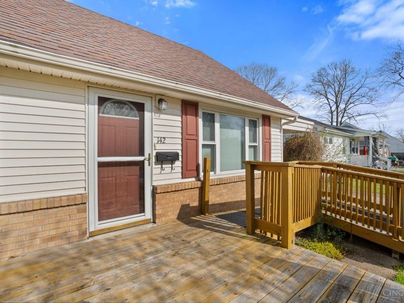 142 Barrington Drive, Hamilton, OH 45013 Photo 3