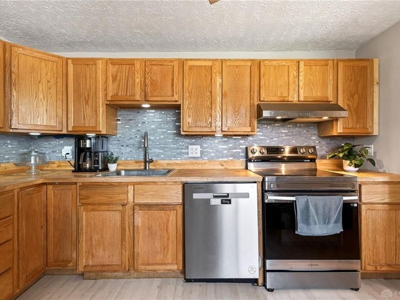 144 Stratmore Street, Park Layne, OH 45344 Photo 12