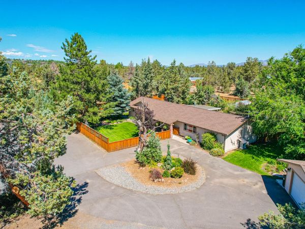 2218 SW 79th Street, Redmond, OR 97756