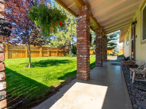2218 SW 79th Street, Redmond, OR 97756