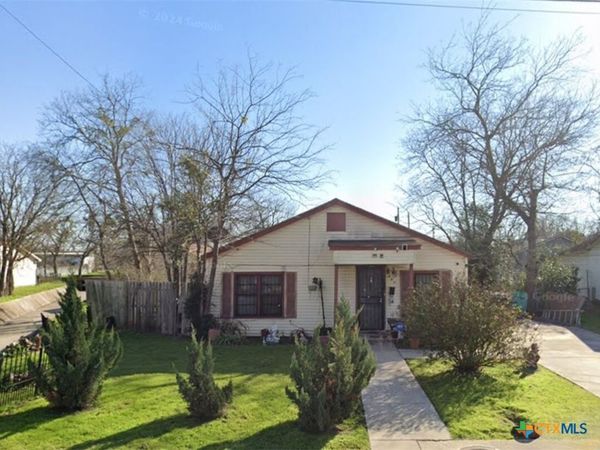 706 W Avenue D , Killeen, TX 76541