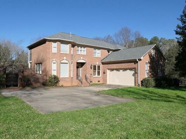 5330 Foxlair Road, Chapel Hill, NC 27516