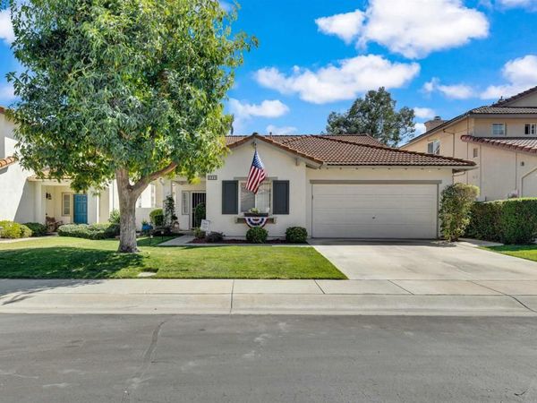 2221 Orange Grove Pl., Escondido, CA 92027