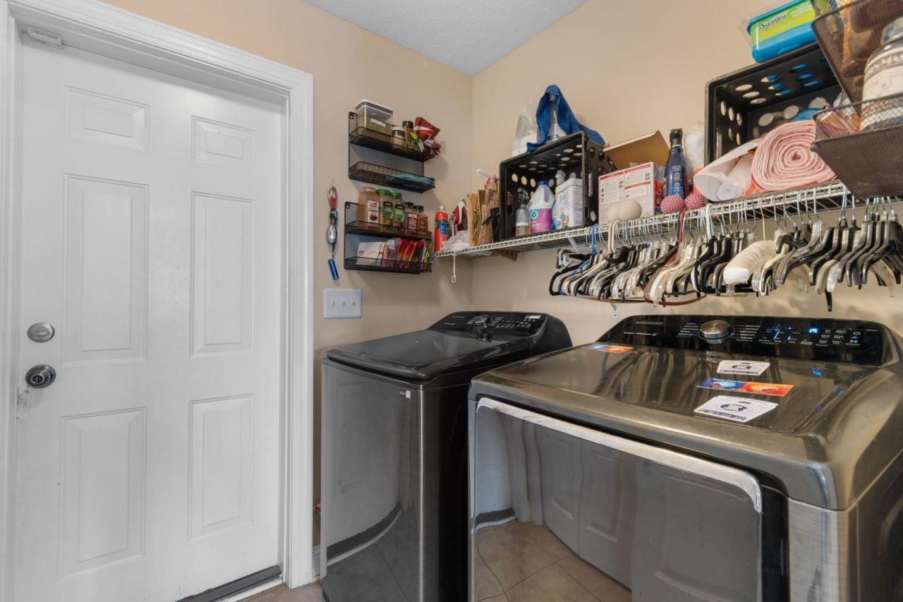 190 Camrose Way  Photo 23