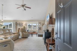 190 Camrose Way  photo 4