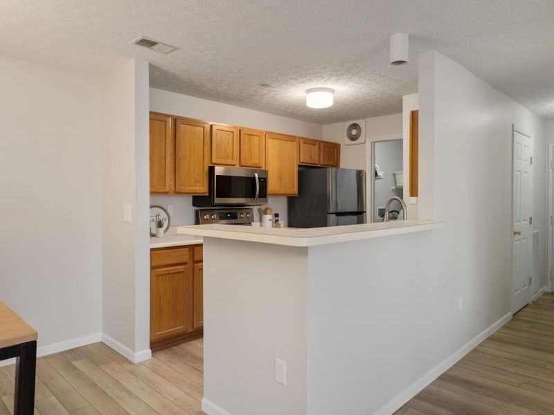 6729 Meadow Creek Drive , Unit 208, Columbus, OH 43235 Photo 10