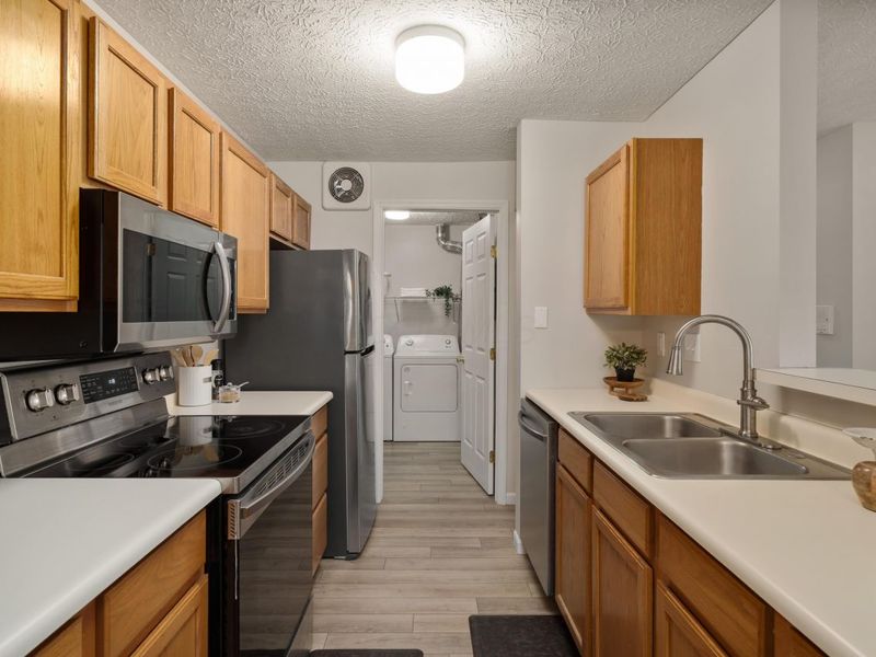 6729 Meadow Creek Drive , Unit 208, Columbus, OH 43235 Photo 11