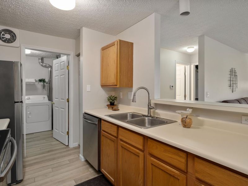 6729 Meadow Creek Drive , Unit 208, Columbus, OH 43235 Photo 12