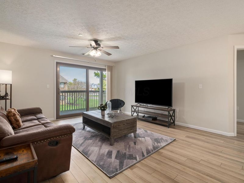 6729 Meadow Creek Drive , Unit 208, Columbus, OH 43235 Photo 5