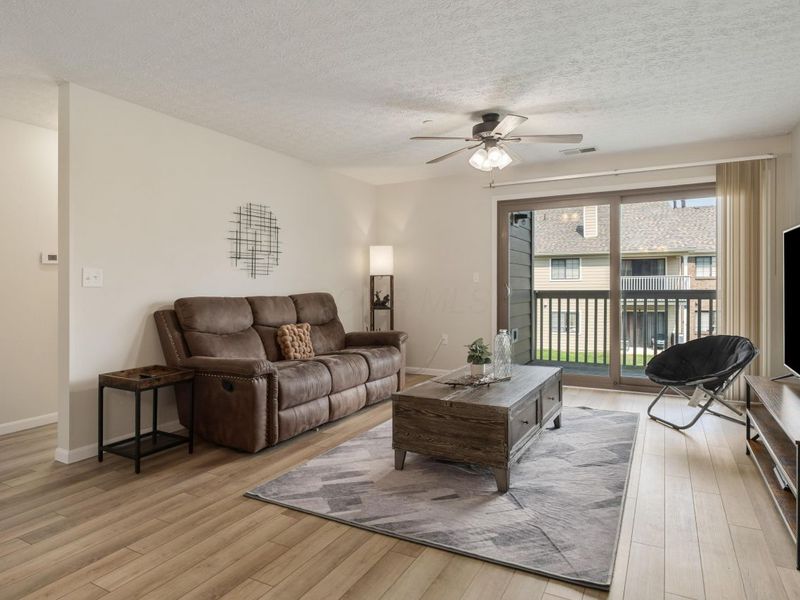 6729 Meadow Creek Drive , Unit 208, Columbus, OH 43235 Photo 6