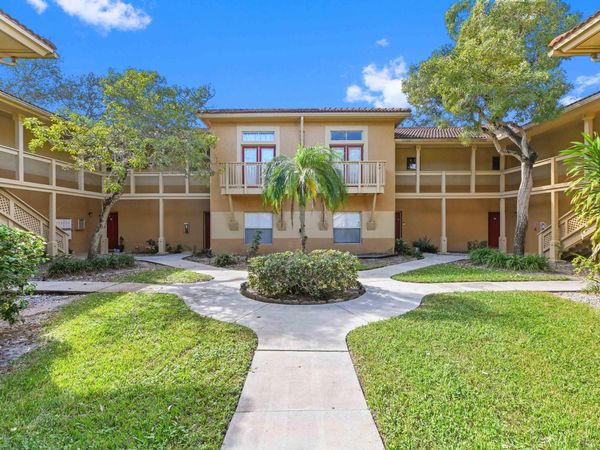 4791 Via Palm Lakes, Unit 1706, West Palm Beach, FL 33417