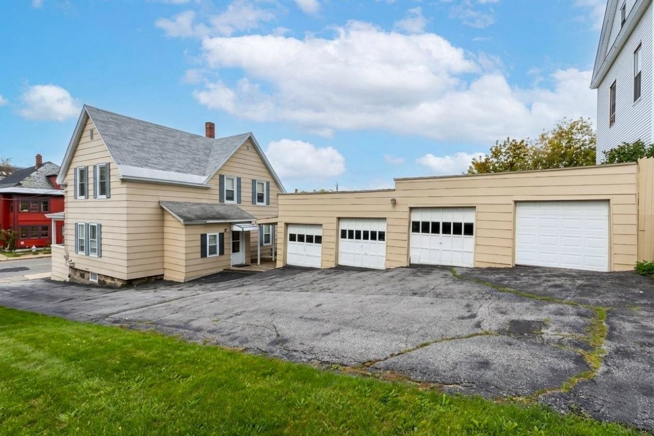 612 Rockingham Street Berlin, NH 03570