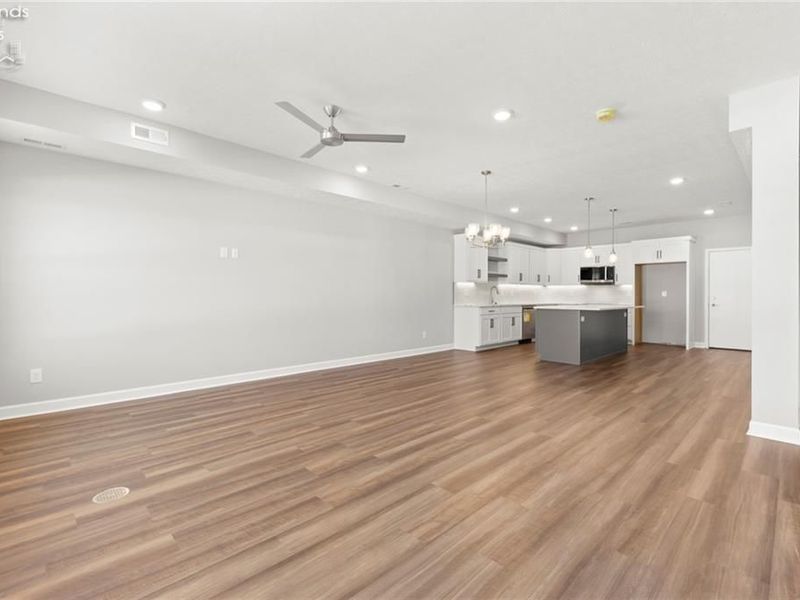 461 Harbor Lane, Lorain, OH 44052 Photo 11