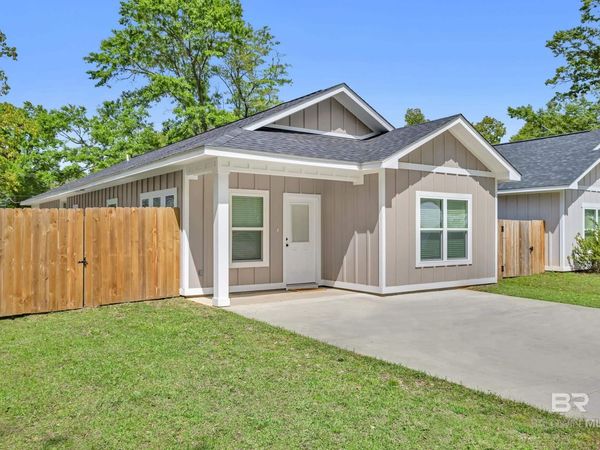 18135 Hoiles Street, Robertsdale, AL 36567