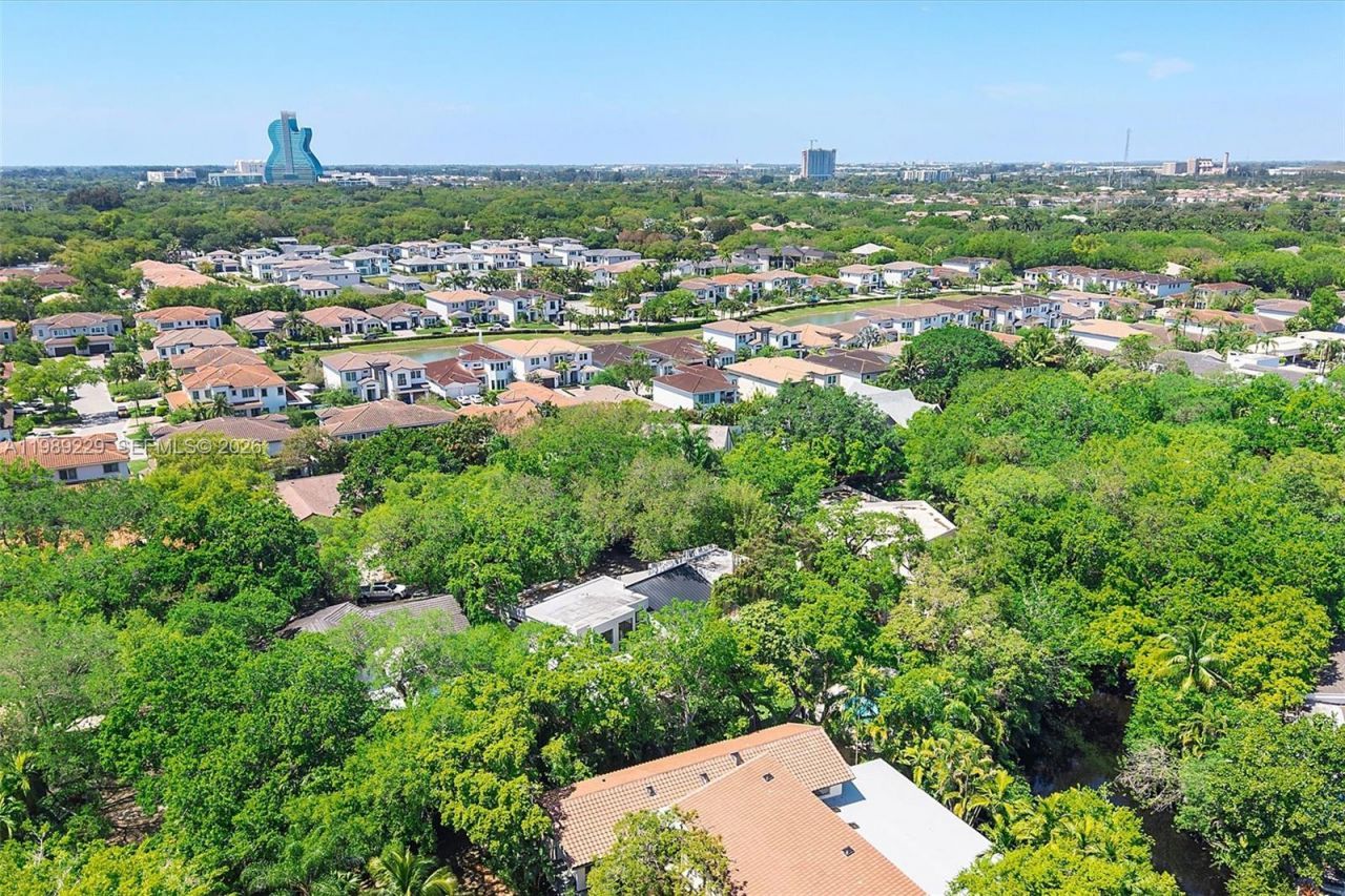 5820 SW 33rd Ln , Hollywood, FL 33312 Photo