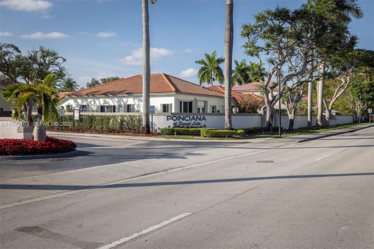 8172 SW 163rd Ct , Miami, FL 33193 Photo