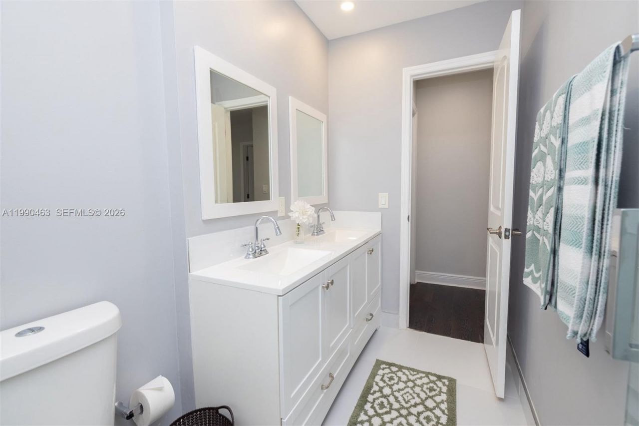 8172 SW 163rd Ct , Miami, FL 33193 Photo