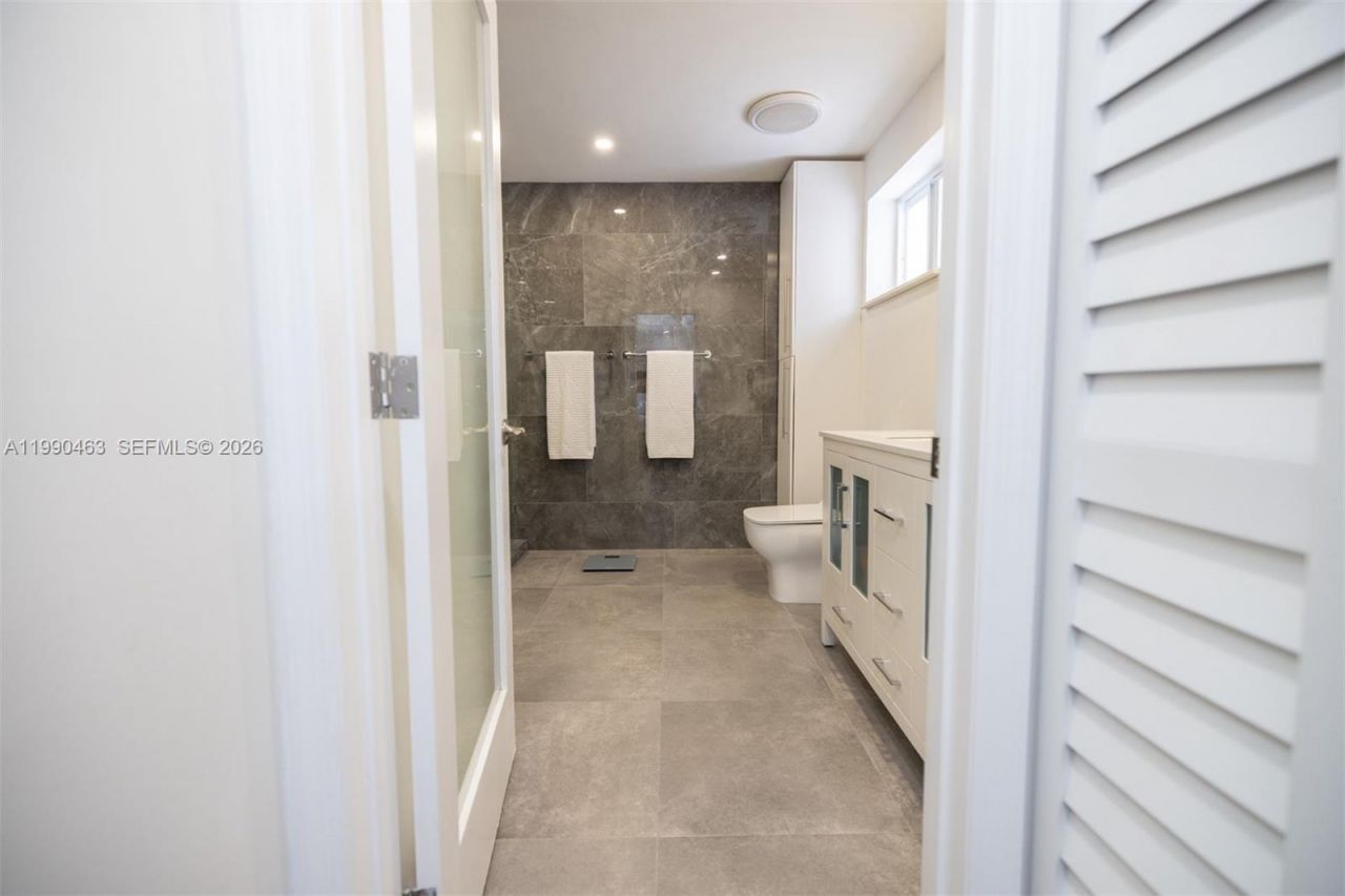 8172 SW 163rd Ct , Miami, FL 33193 Photo