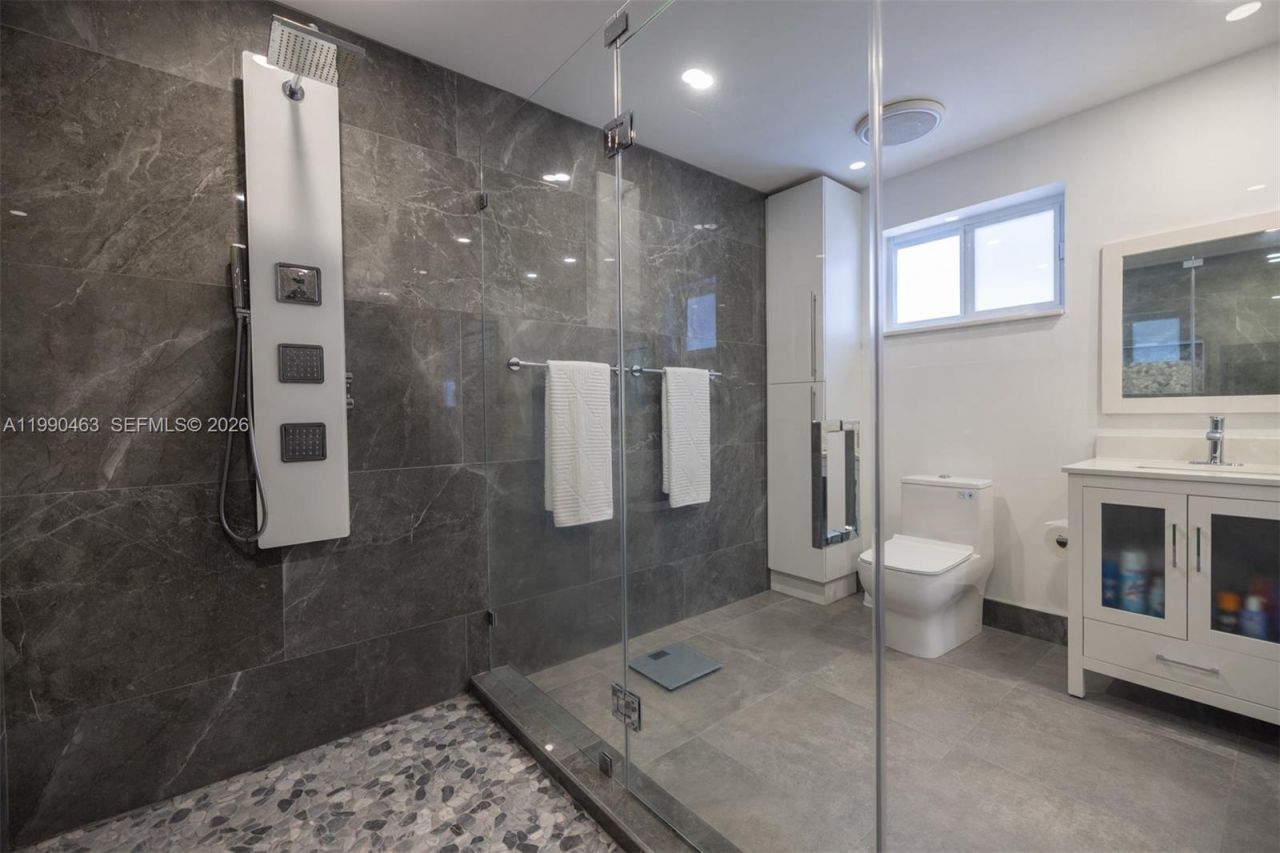 8172 SW 163rd Ct , Miami, FL 33193 Photo