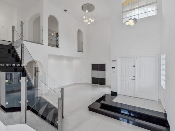 7333 NW 108th CT , Doral, FL 33178