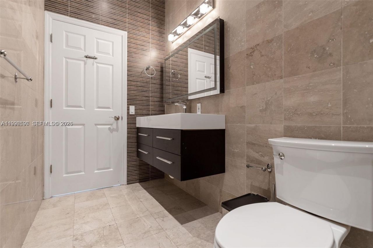 7333 NW 108th Ct , Doral, FL 33178 Photo