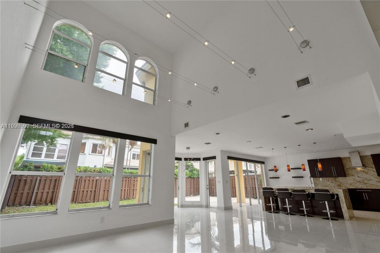 7333 NW 108th Ct , Doral, FL 33178 Photo